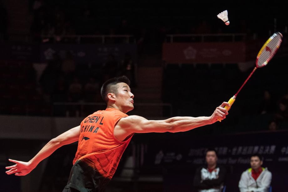 她以其敏捷 她以其敏捷