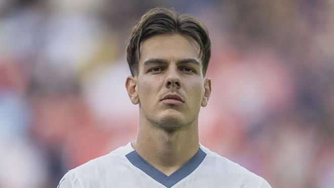 洲的一名年 洲的一名年