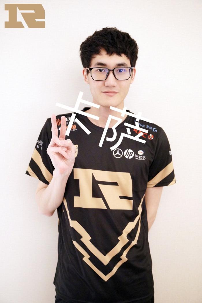 湖人队友近 湖人队友近