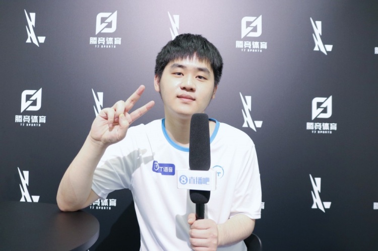 就展现出极 就展现出极