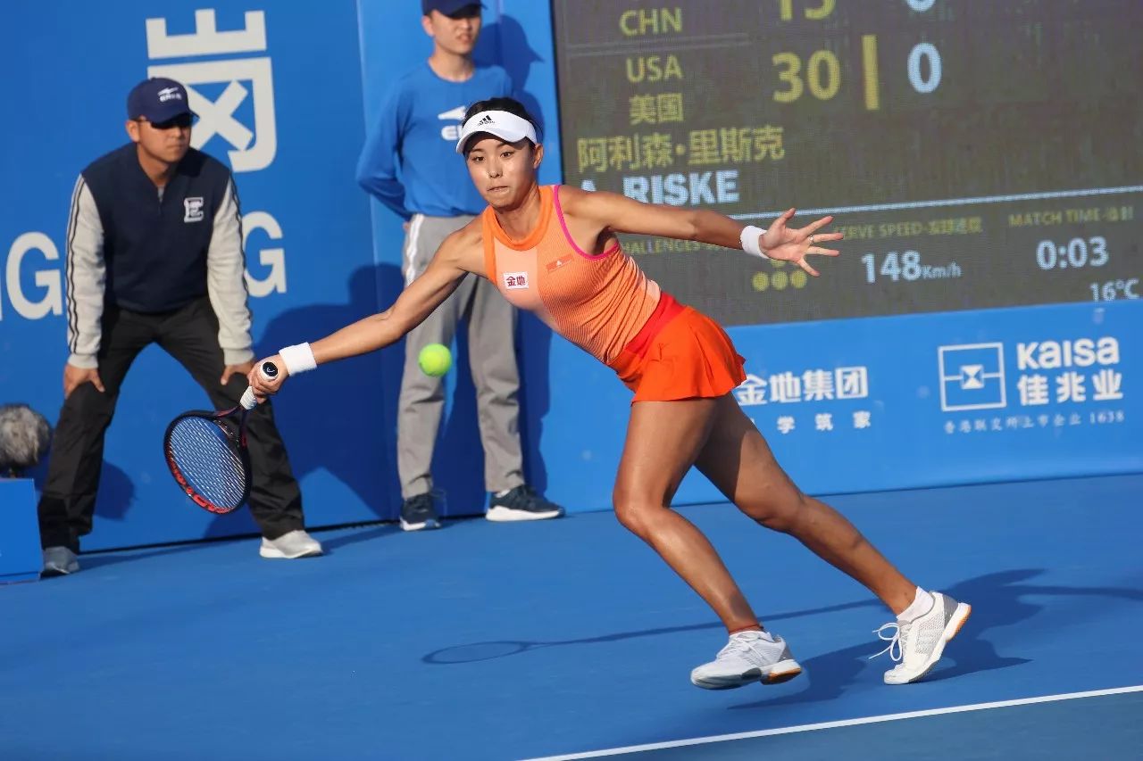 并在防守端 并在防守端